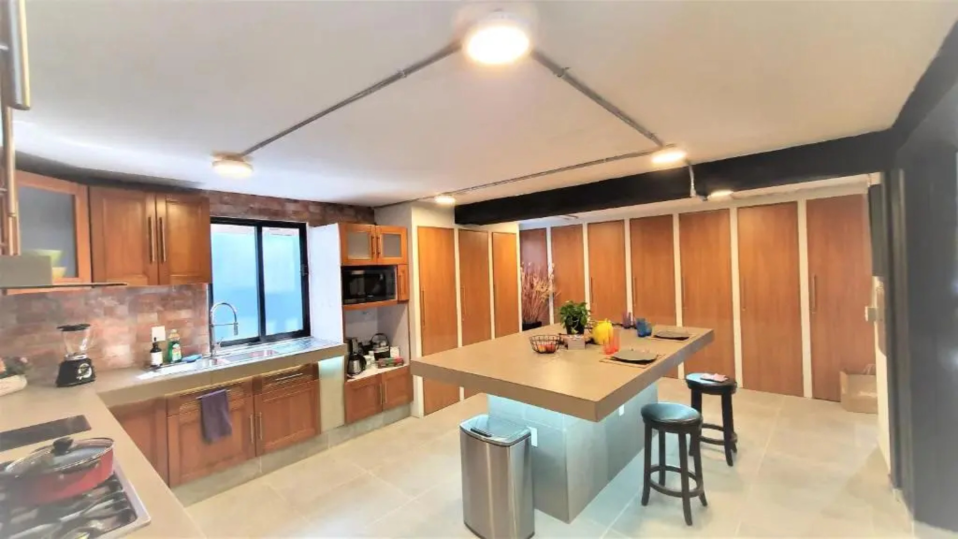 Luxury Studios At Casona 46