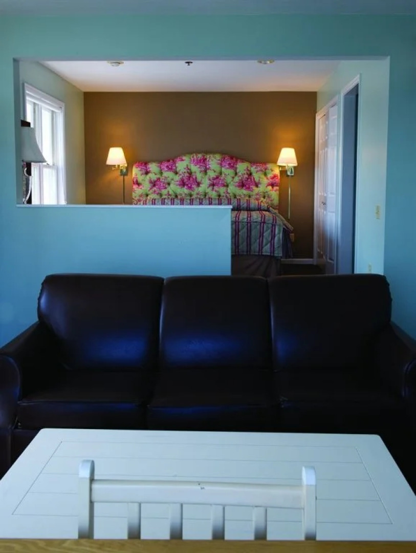 Harbor Place Studio Suites