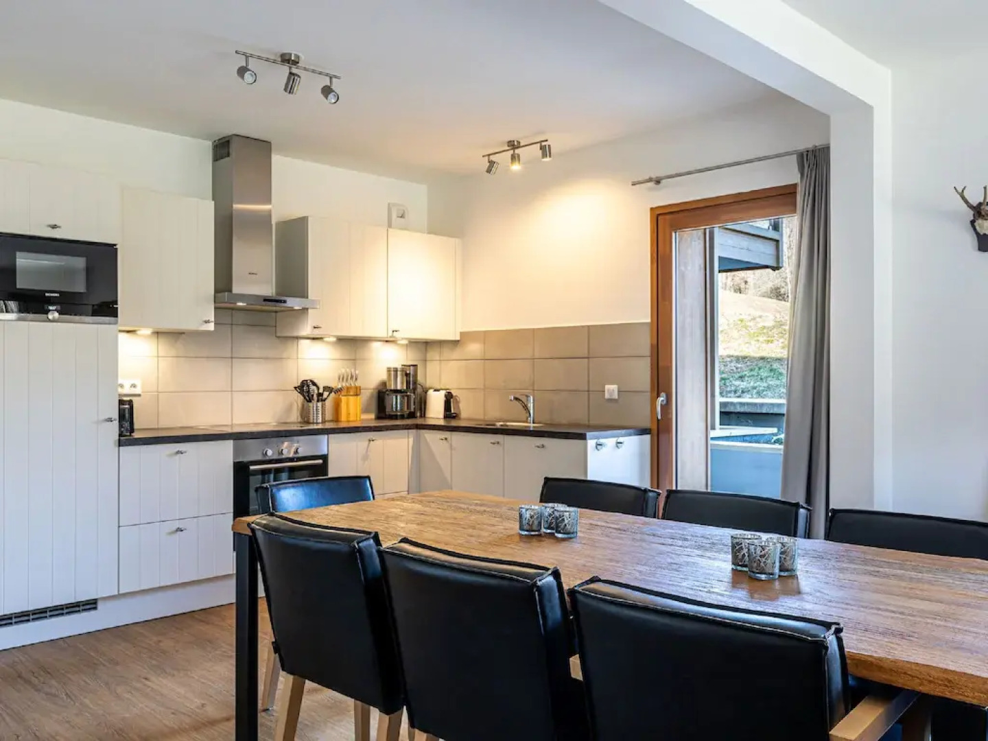 Luxurious apartment with two bathrooms and terrace