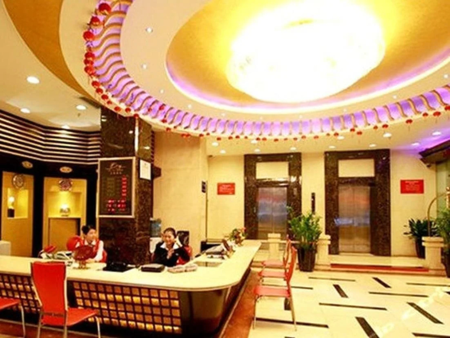 Jin Yu Hotel (Zhuhai Gongbei Port Pedestrian Street)