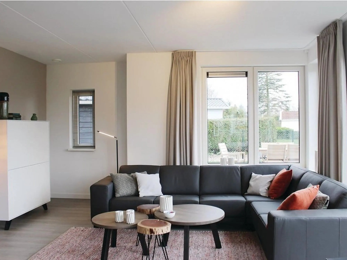 Beautiful villa with enclosed garden, in a holiday park in Friesland