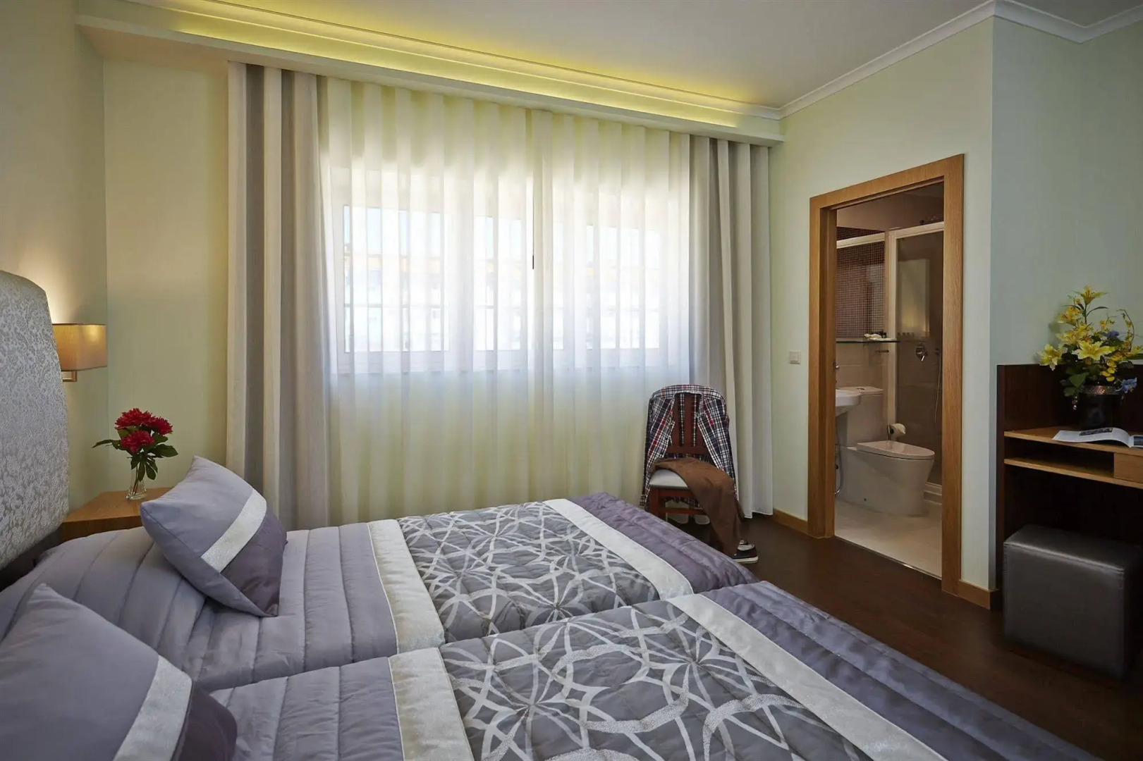 Welcome In - Suites & Hostel