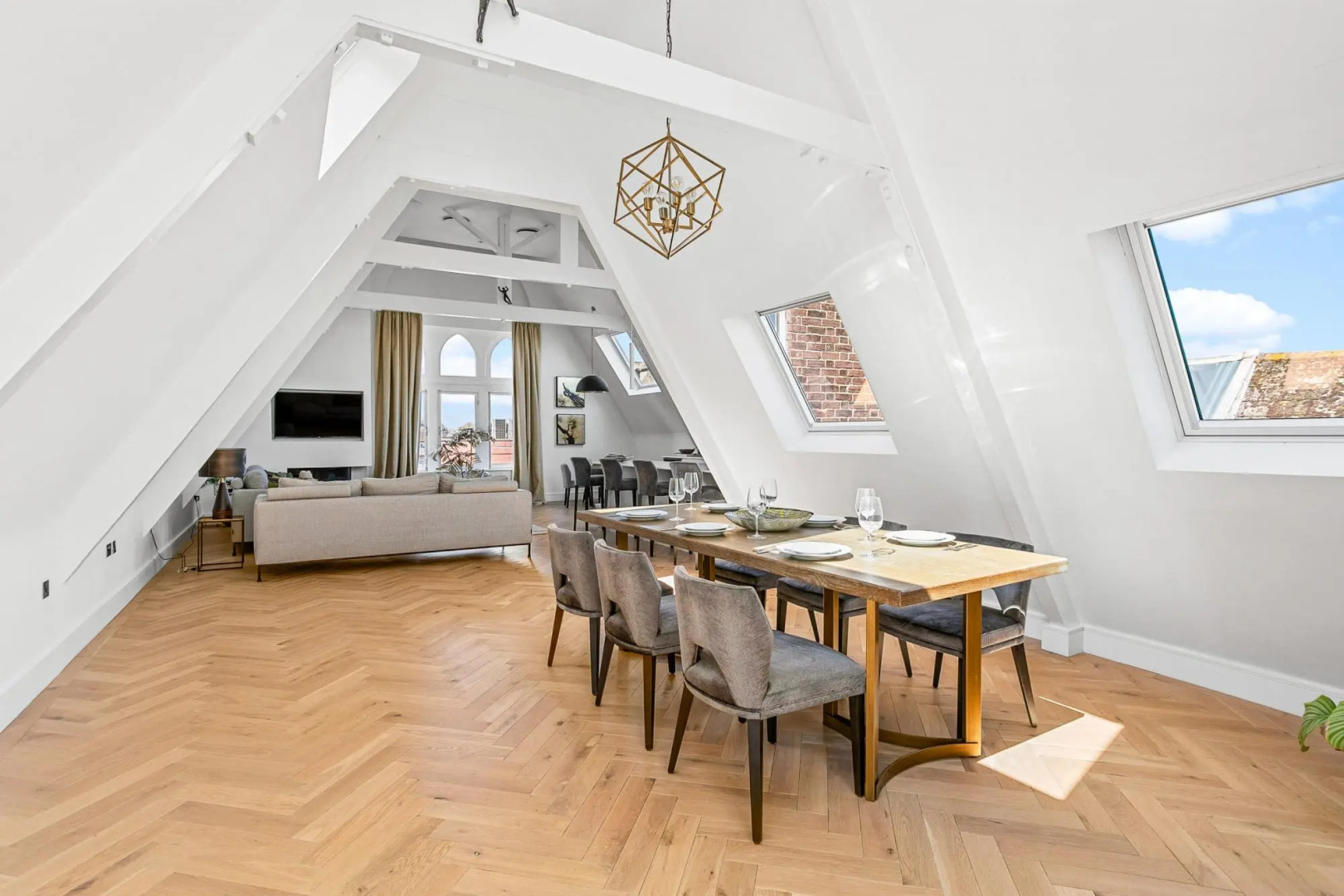 The Penthouse - With 360 Private Terrace Views of the Cathedral and Exeter City