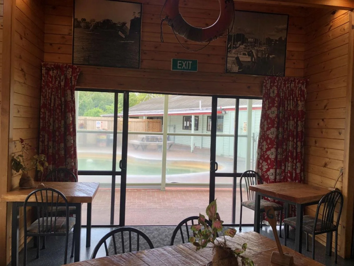 Smoke Lake Hot Springs Lodge and Camp