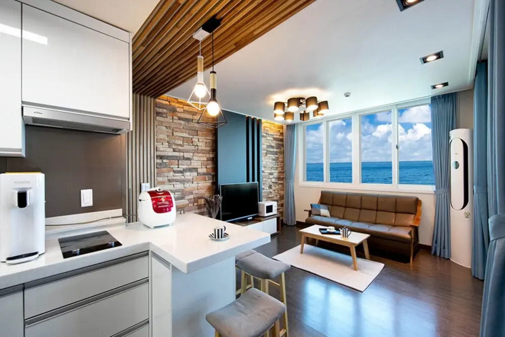 Pohang Couple Stone Pension