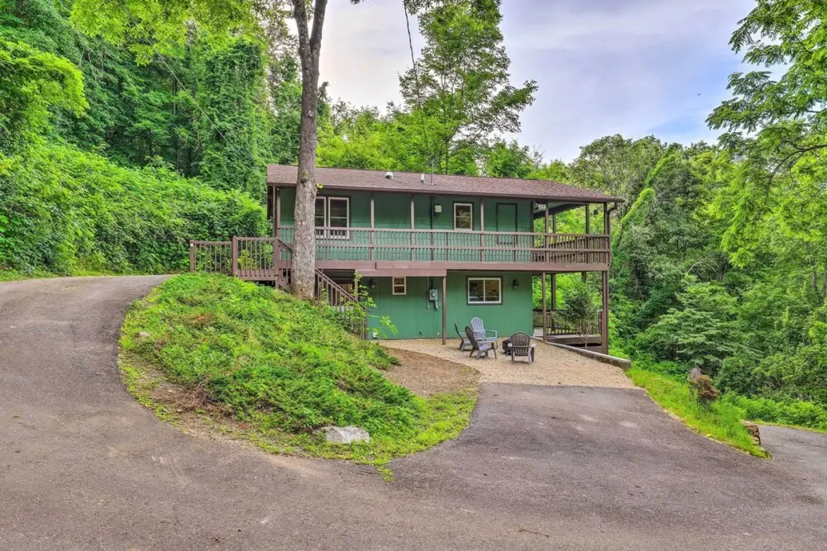 'serenity' Waynesville Home w/ Deck & Fire Pit!