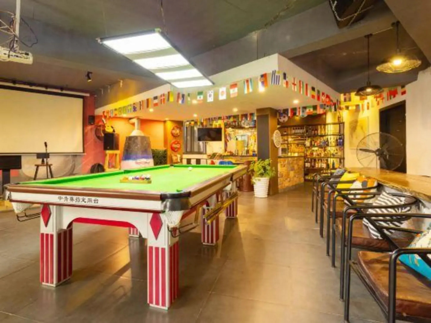 Comma Travel International Youth Hotel