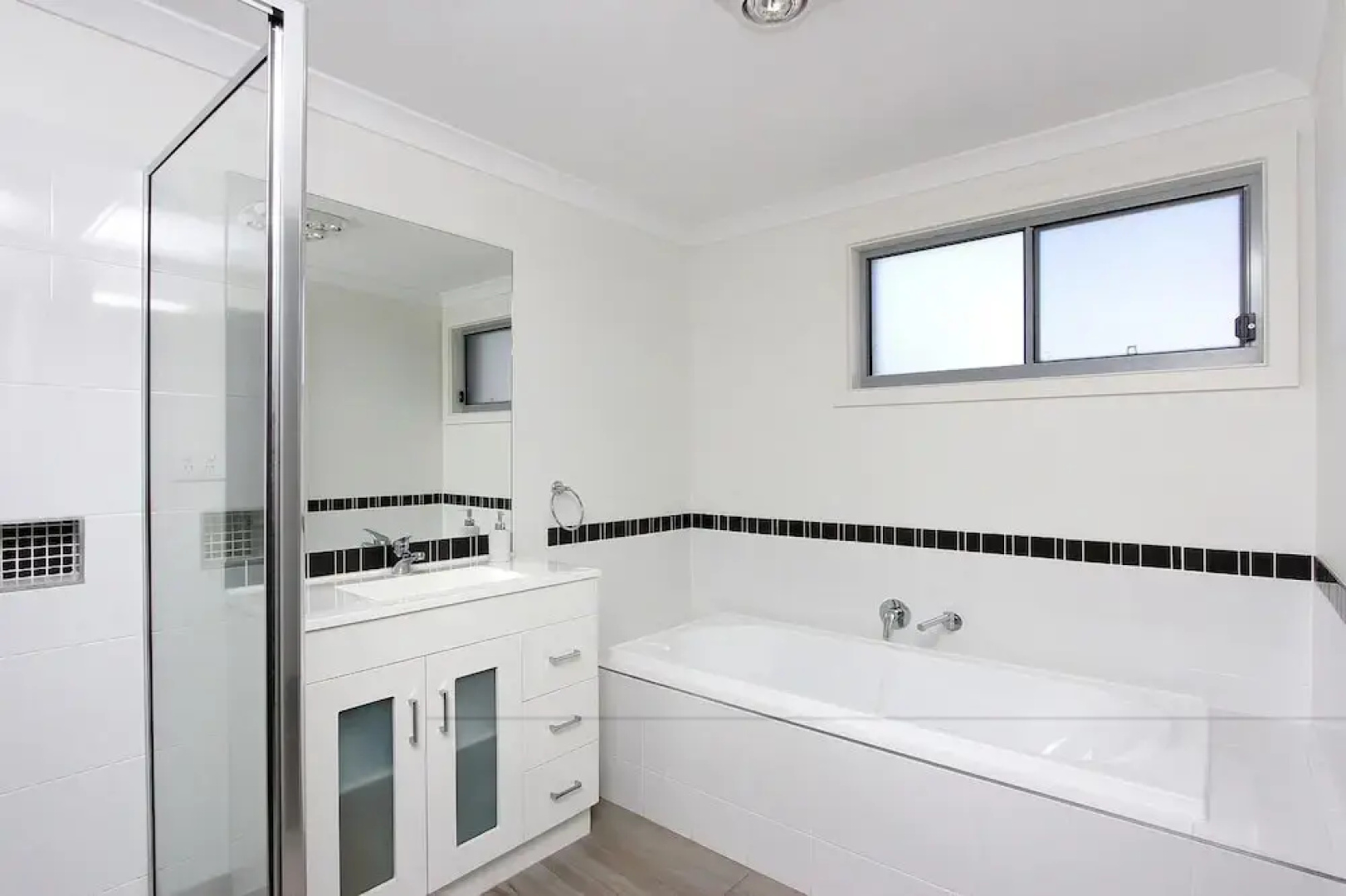 47 Anderson with Pool in Cowes