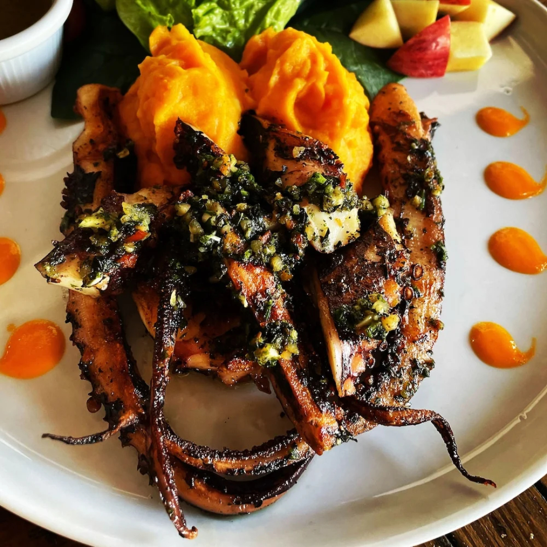 Johnny's Place Hotel