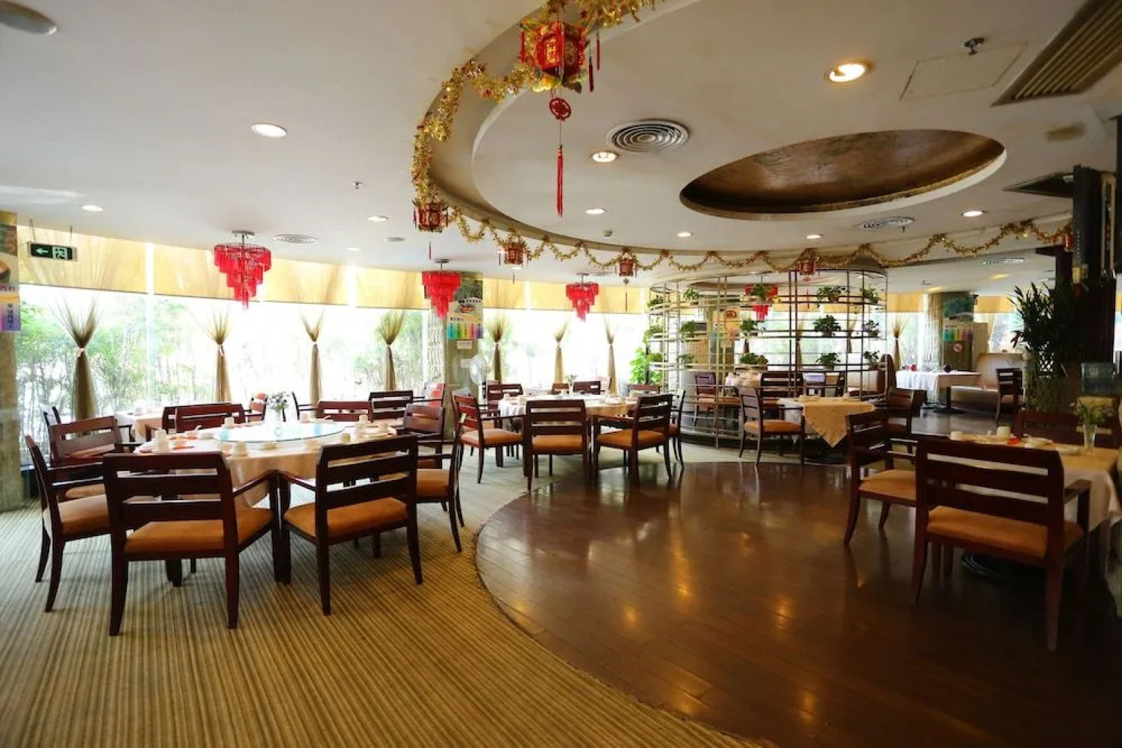 Royal Crown Hotel