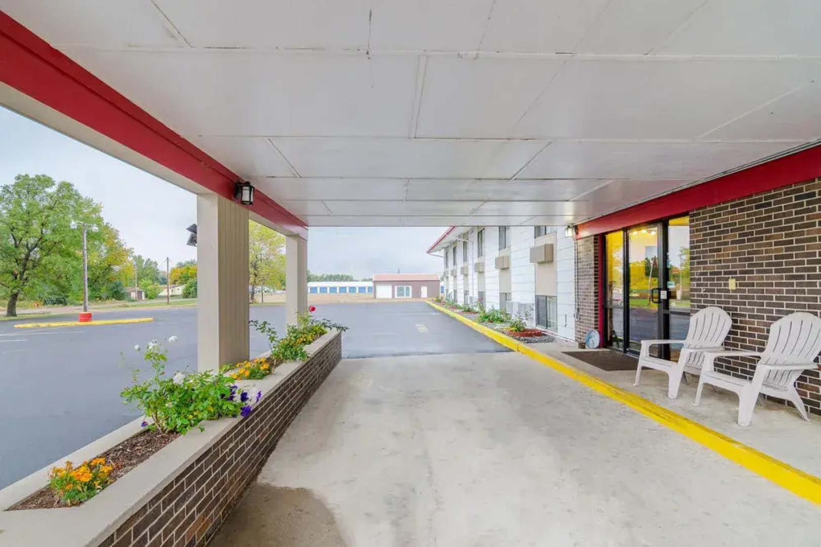 Mitchell Inn and Suites