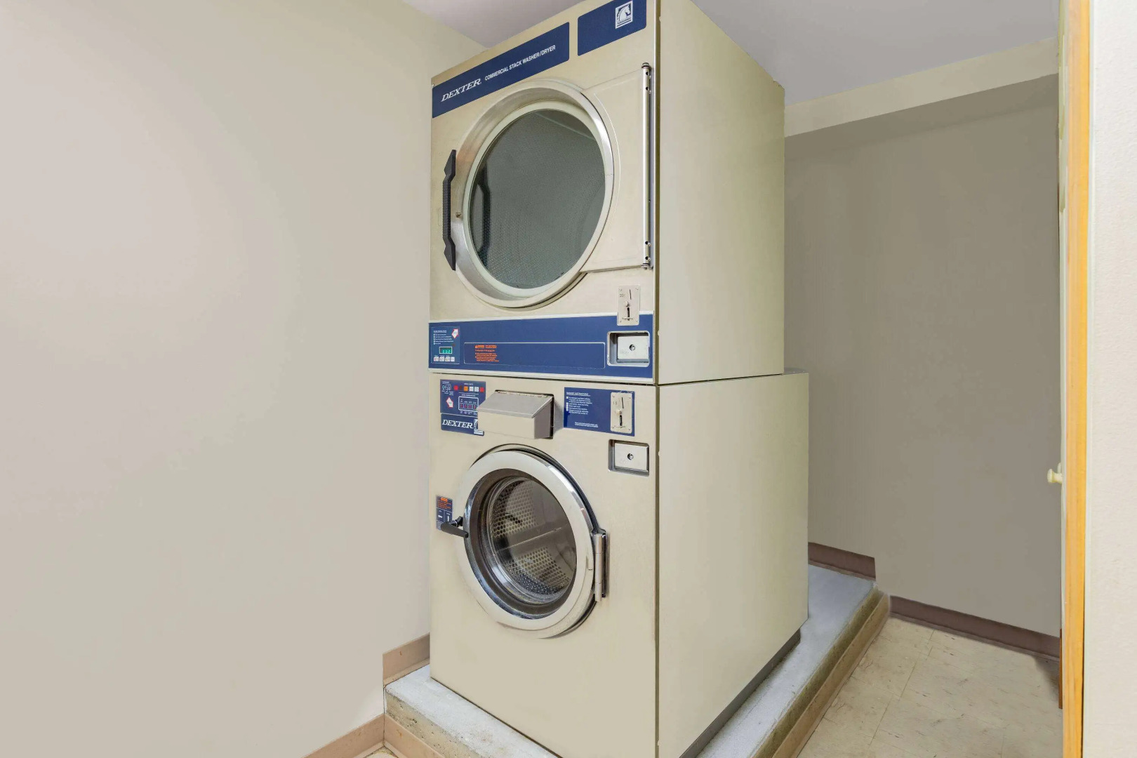 Super 8 by Wyndham Cornwall ON