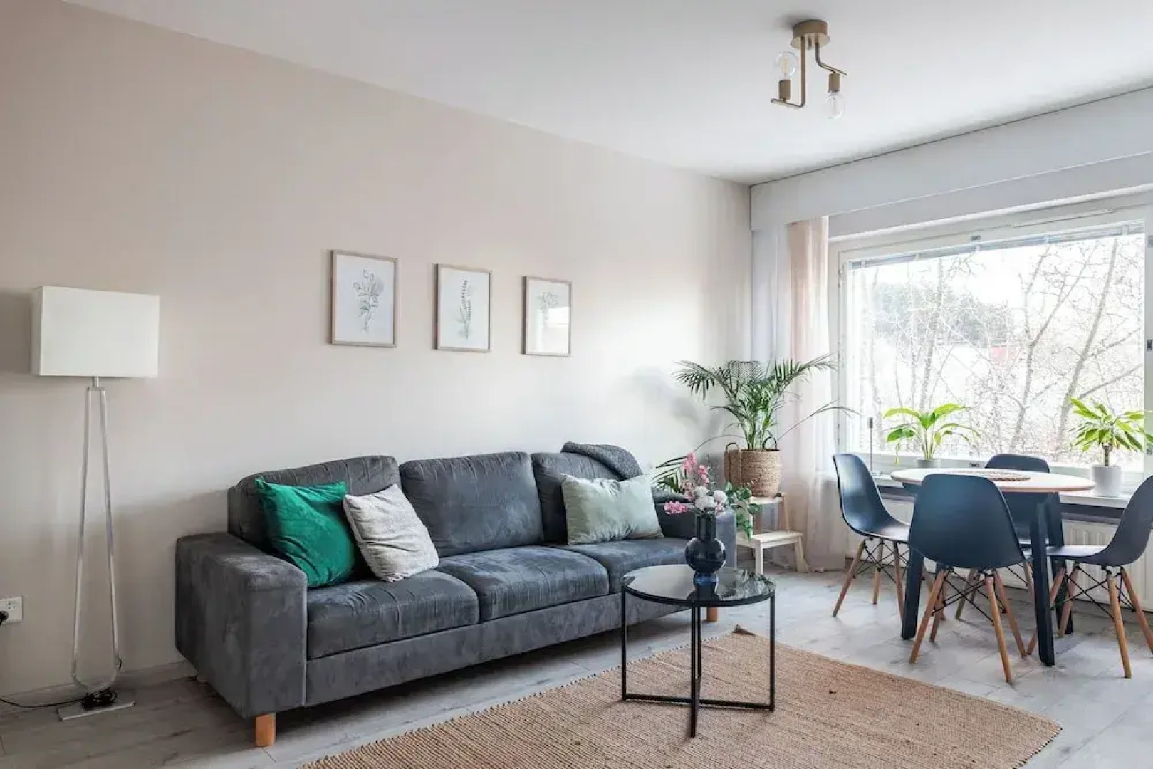 Bright & Cozy, Renovated Studio in the Center