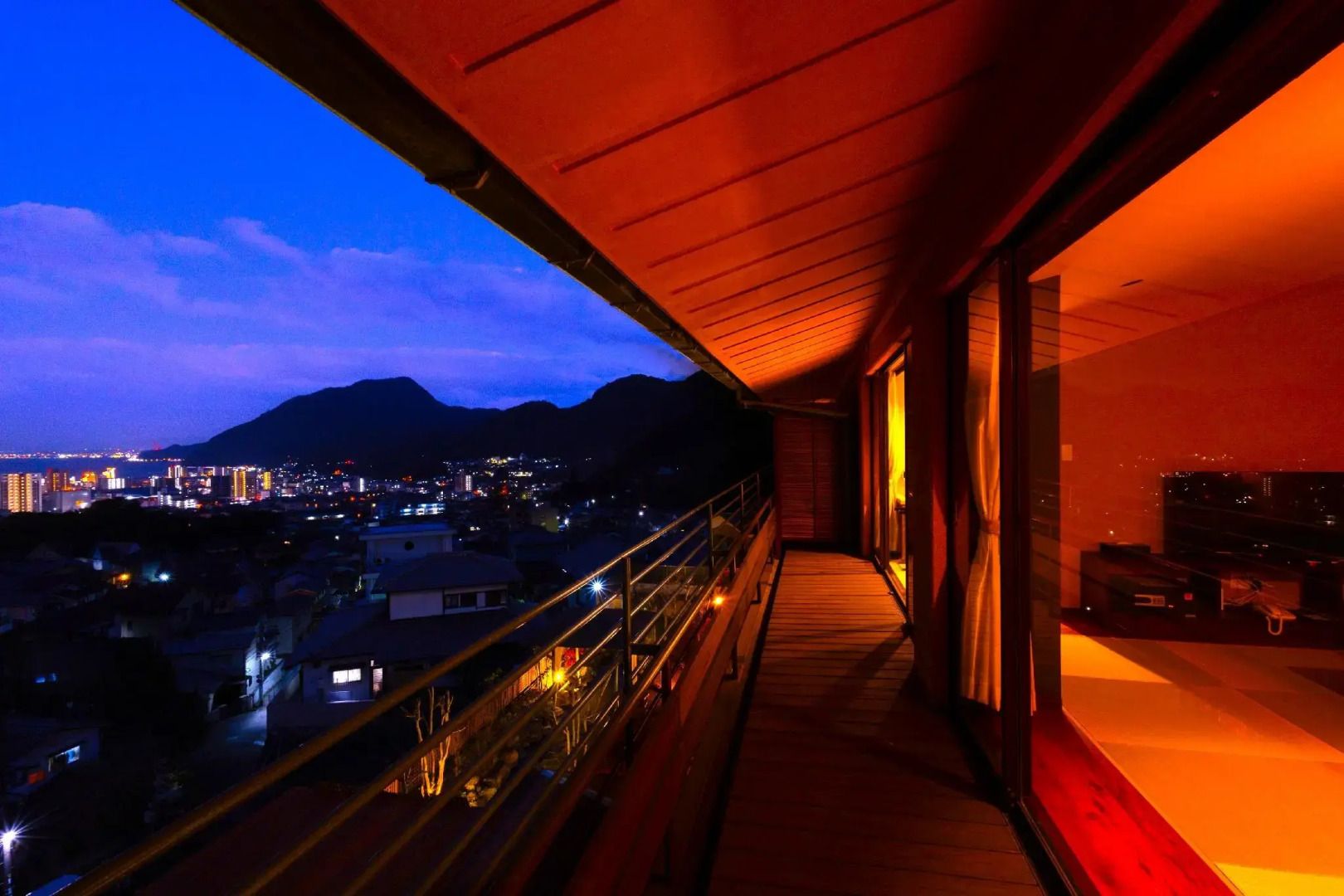 Choubounoyado Shiori