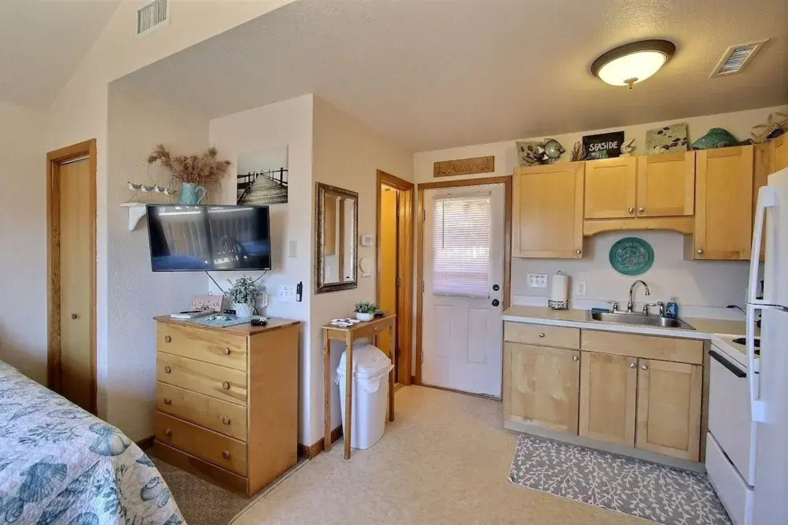 16 License To Chill 1 Bedroom Condo by RedAwning