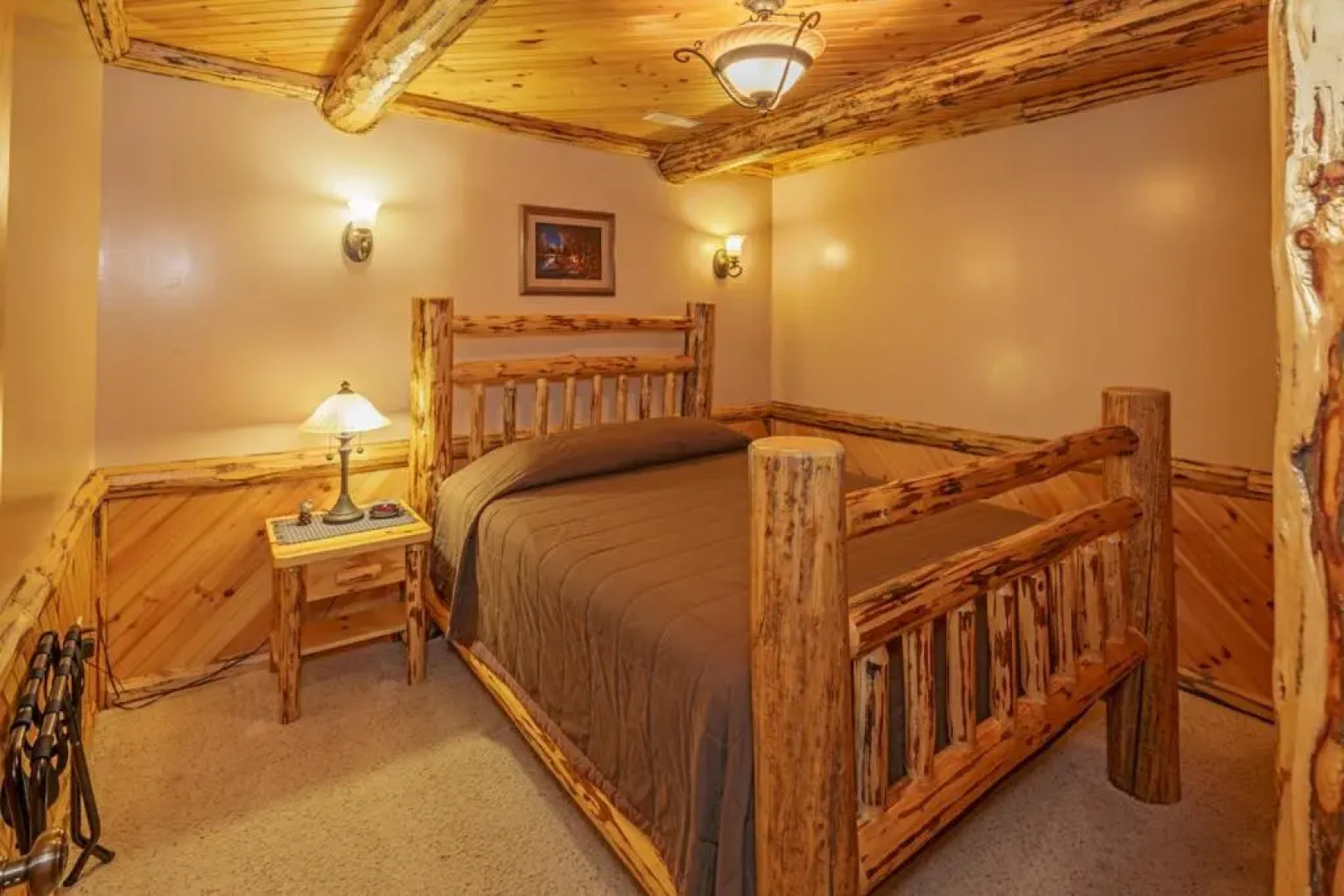 Sojourner's Lodge & Log Cabin Suites