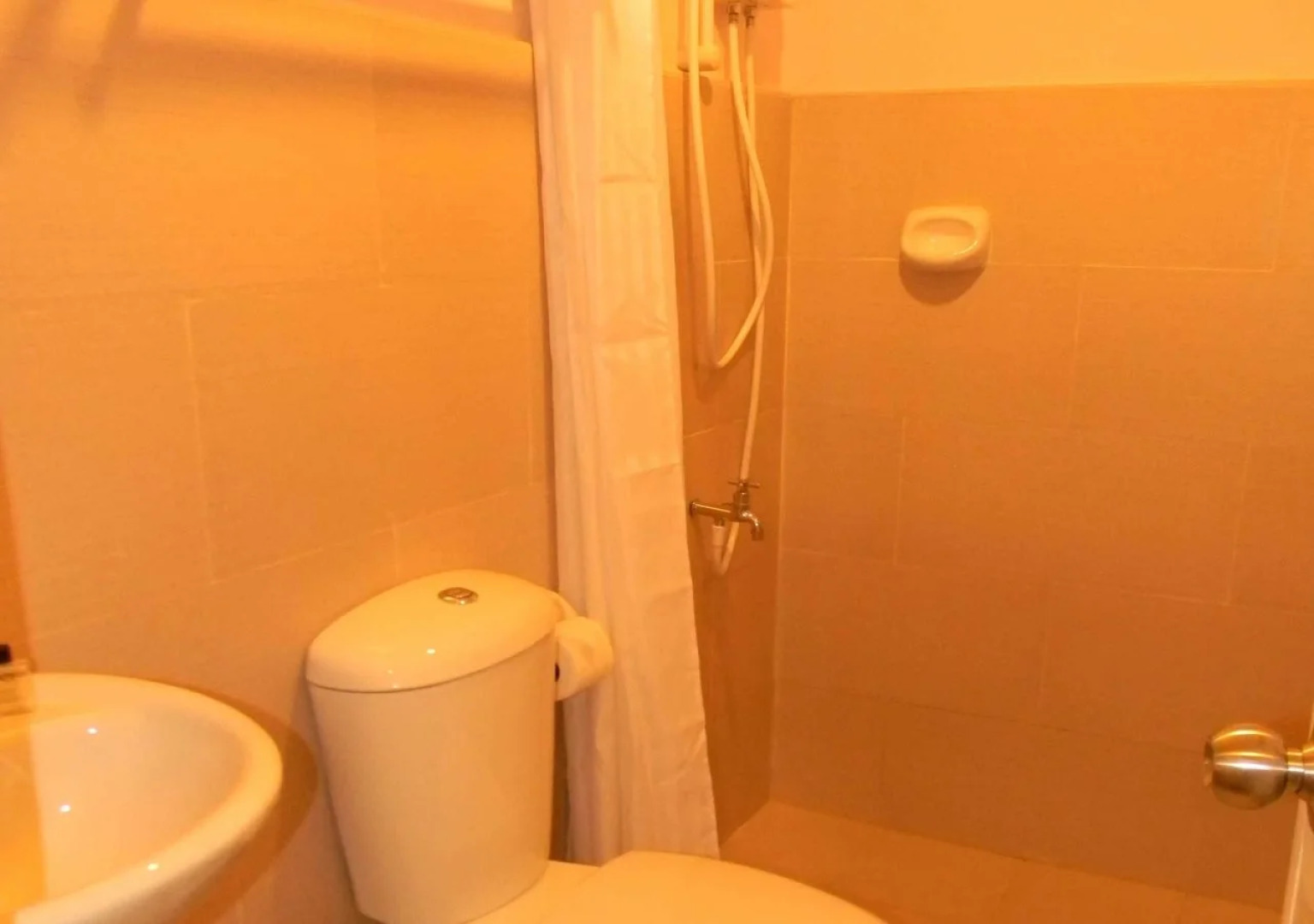 TR3ATS Guest House Bohol - Hostel