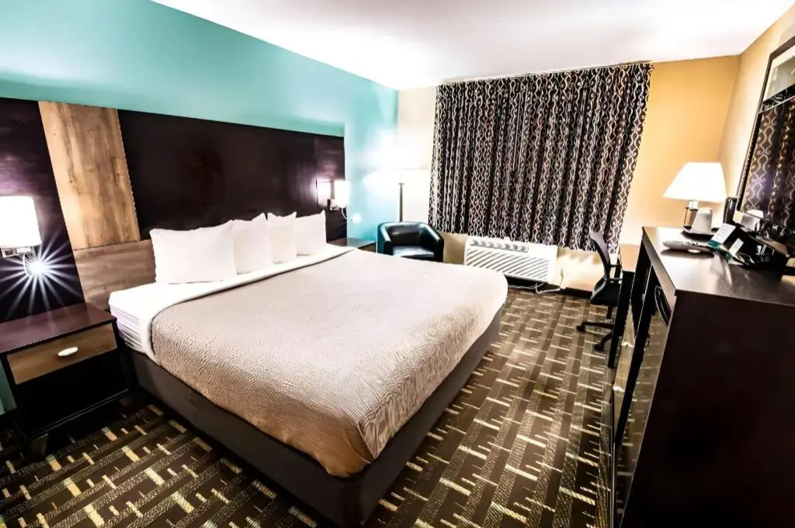 Quality Inn Galesburg near US Highway 34 and I-74