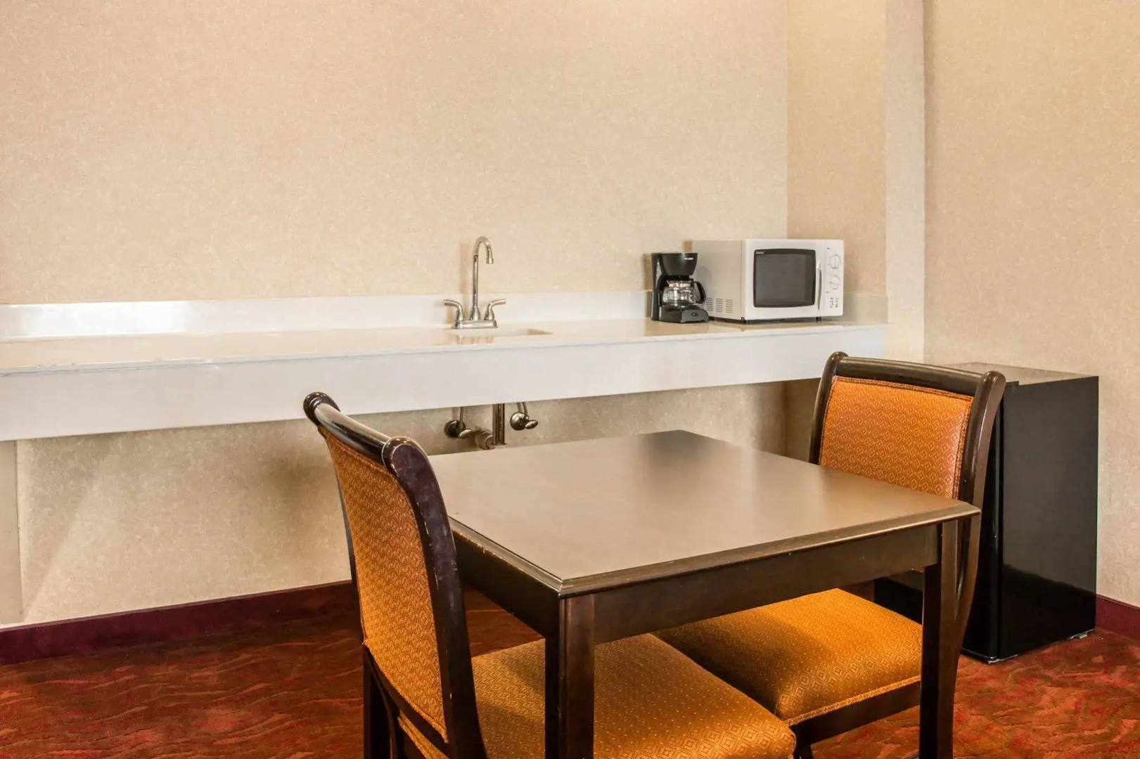 American Inn & Suites Waterford