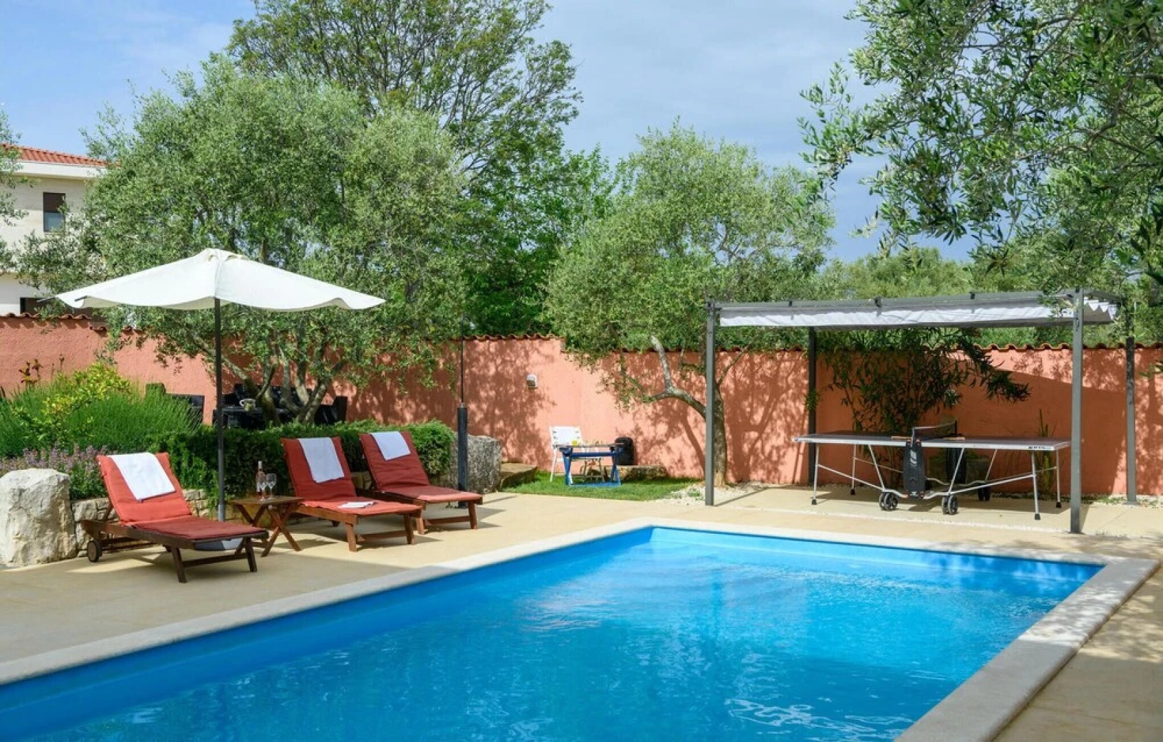 Amazing Home in Peruski With Wifi and 5 Bedrooms