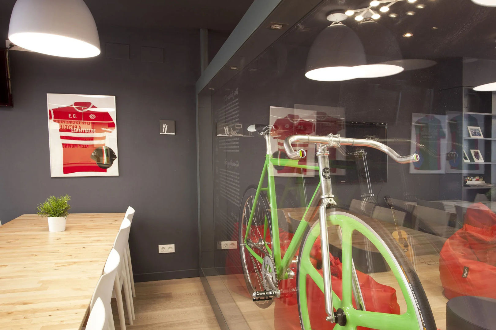 Sant Jordi Hostels Gracia