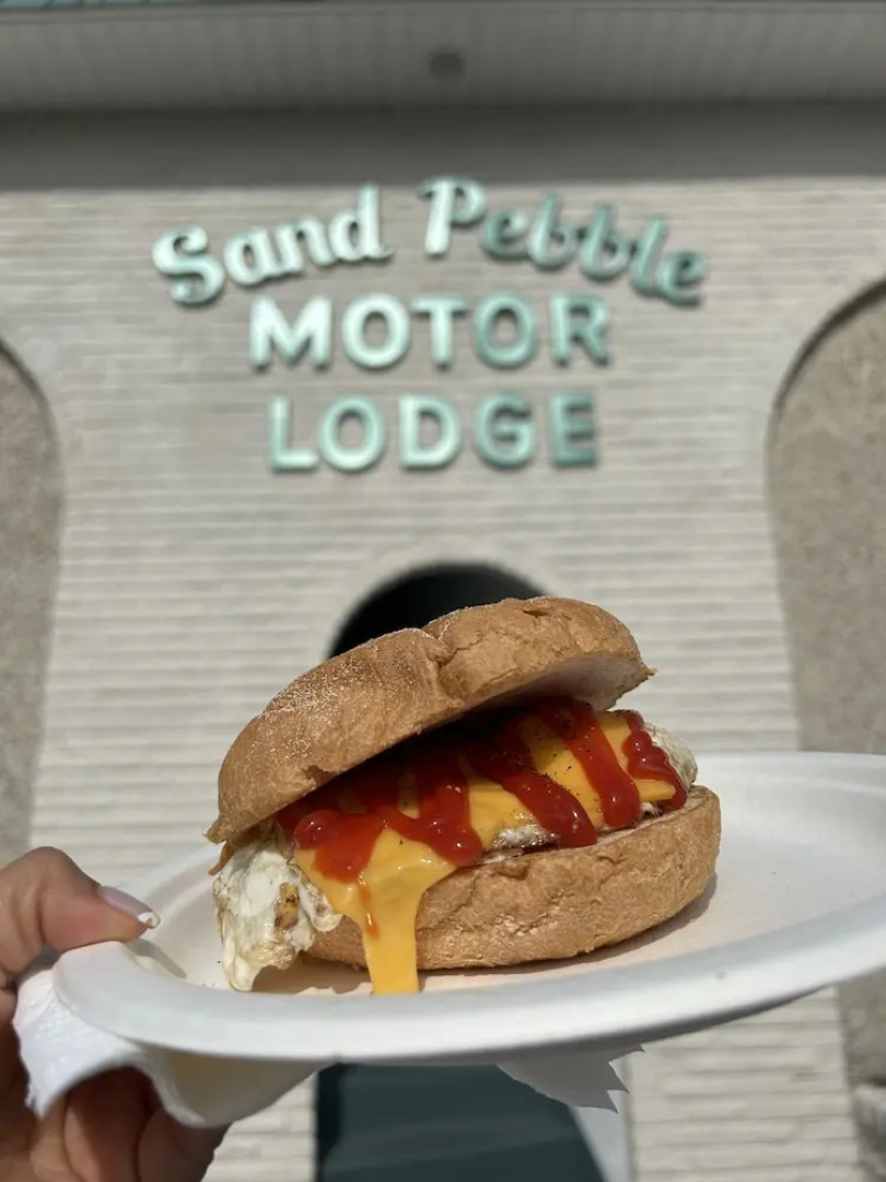 Sand Pebble Motor Lodge