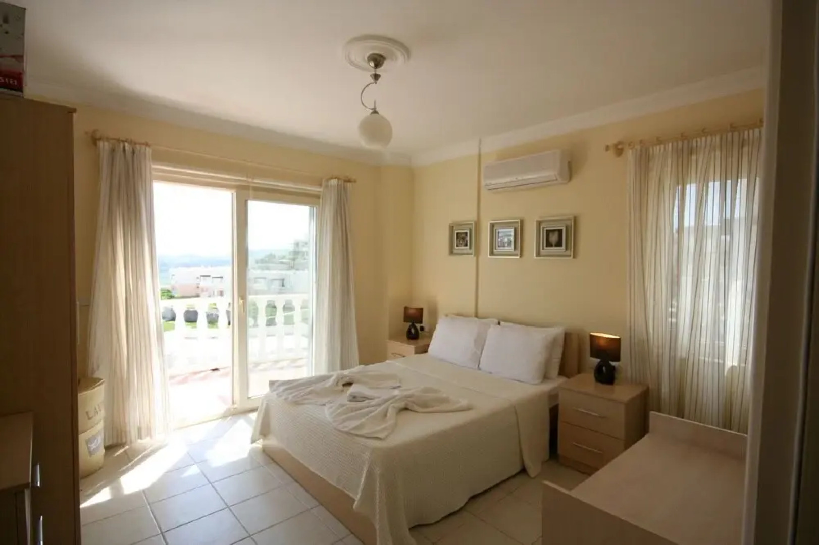 Important Group Turqouise Villa Katrina