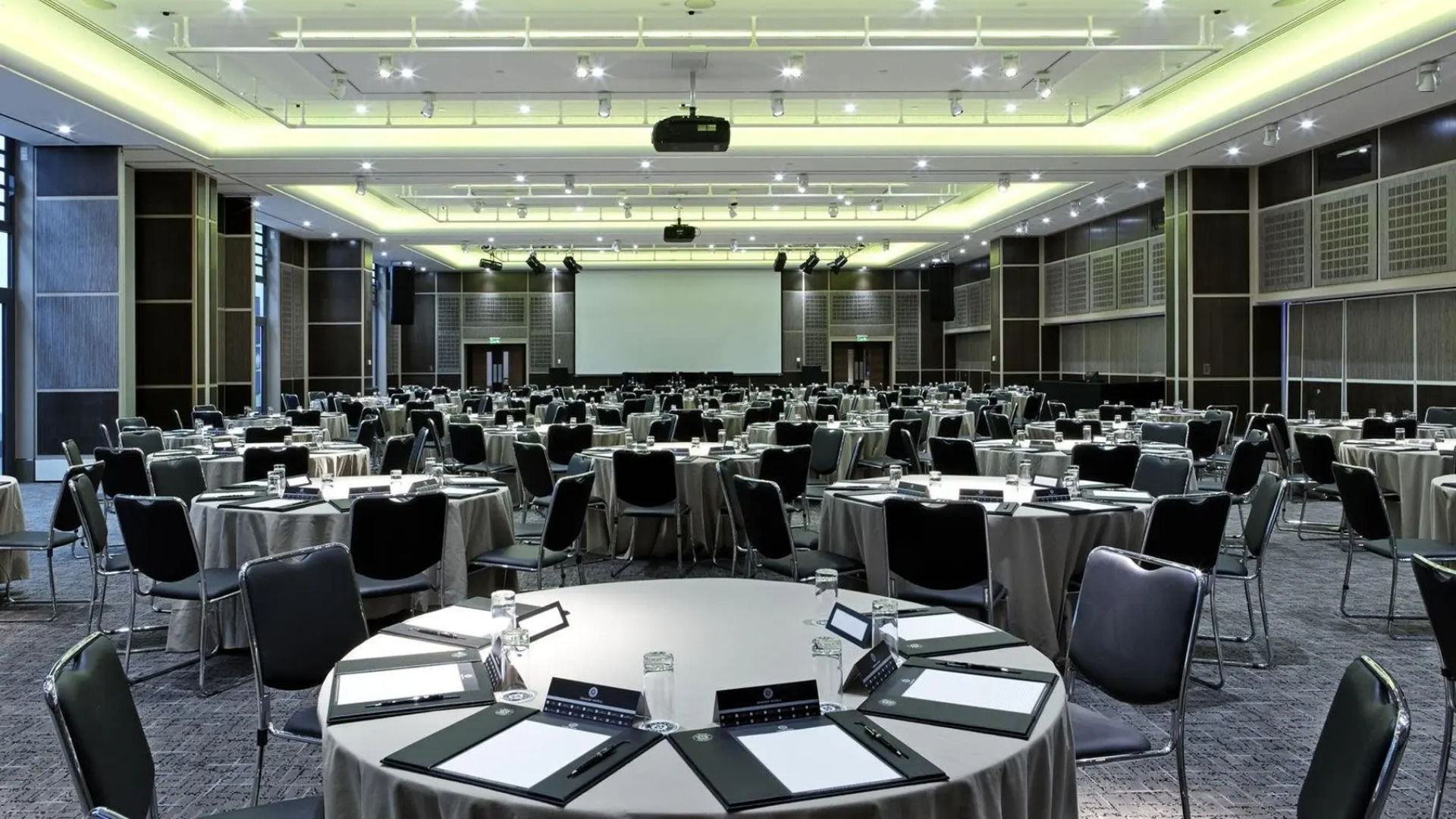 Leonardo Royal Hotel London Tower Bridge