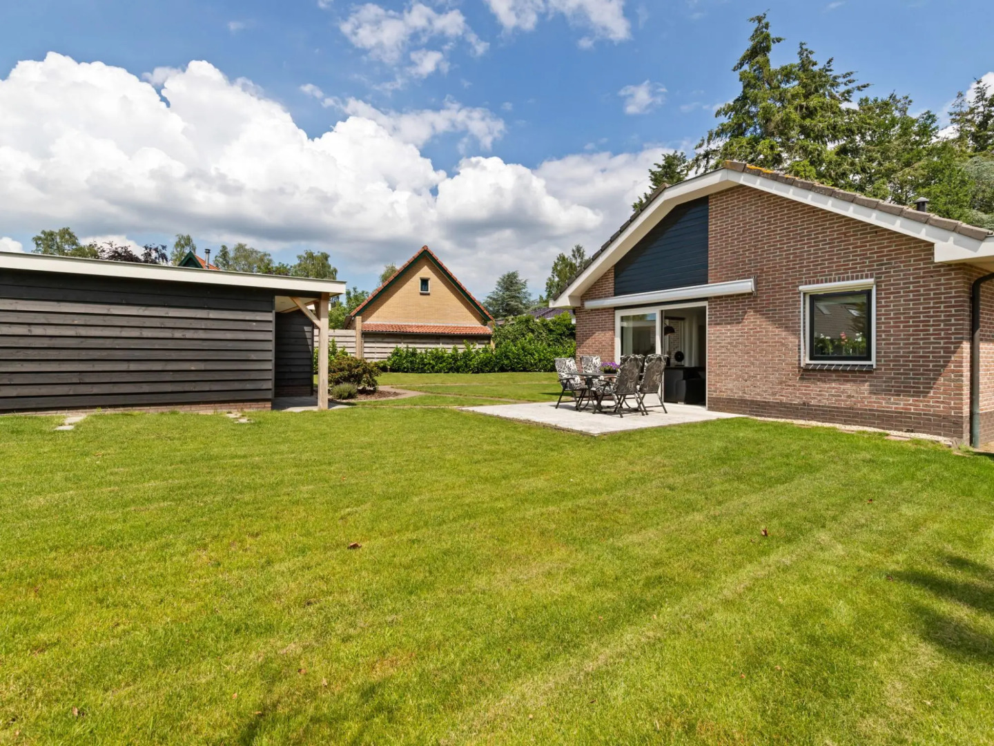 Quaint Holiday Home in Putten with Garden