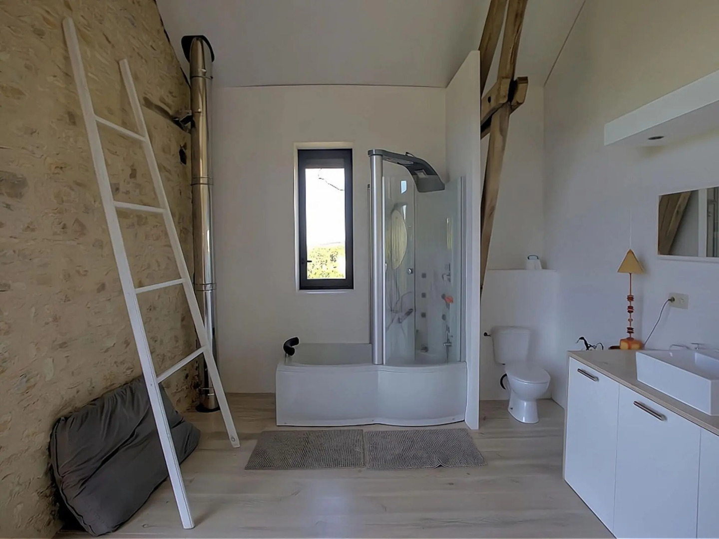 Inviting holiday home in Gourdon with terrace