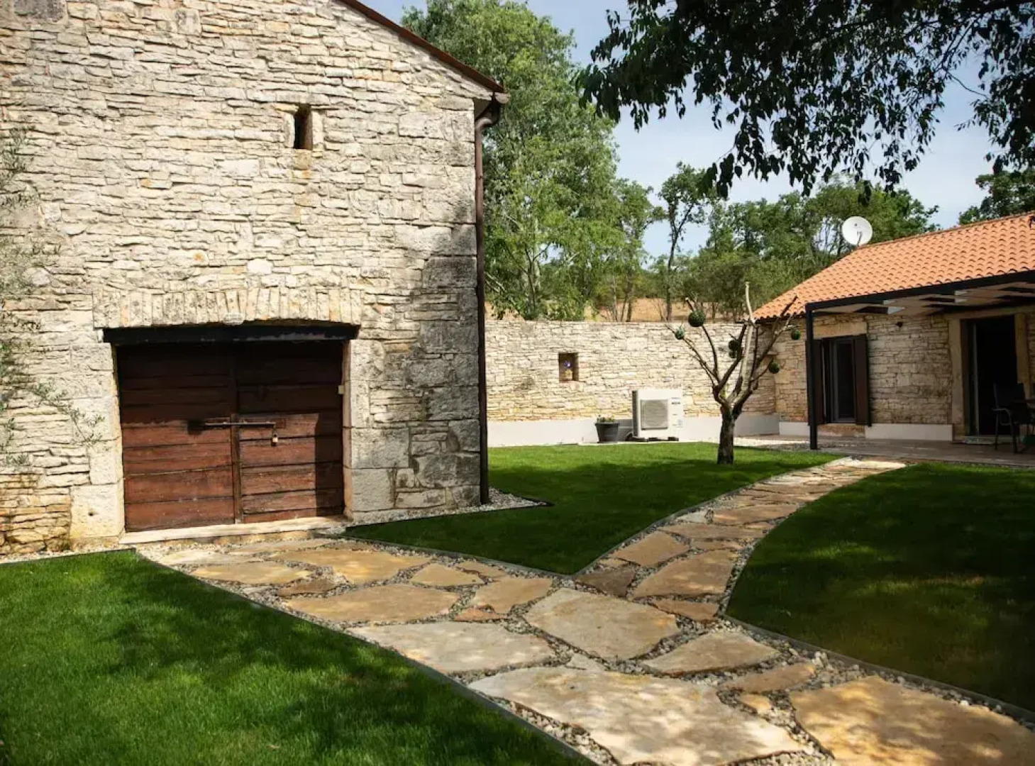 The Poolside Stone House in Bale