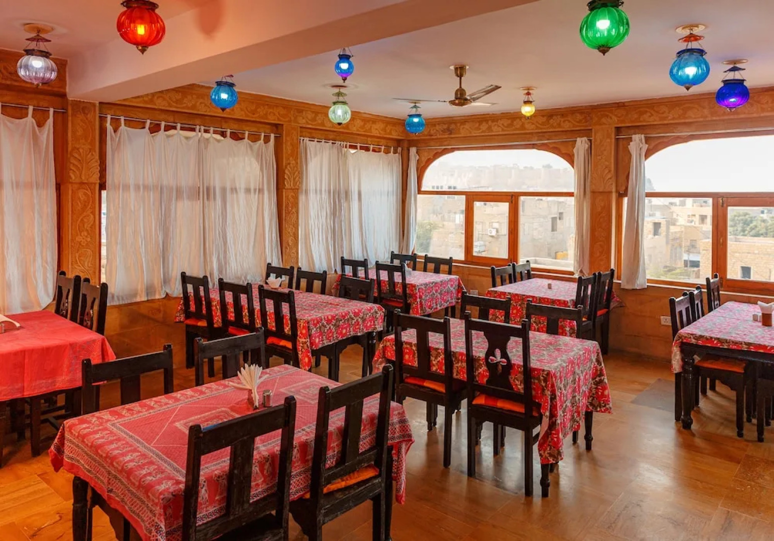Vista Rooms at Patwa Haveli Road