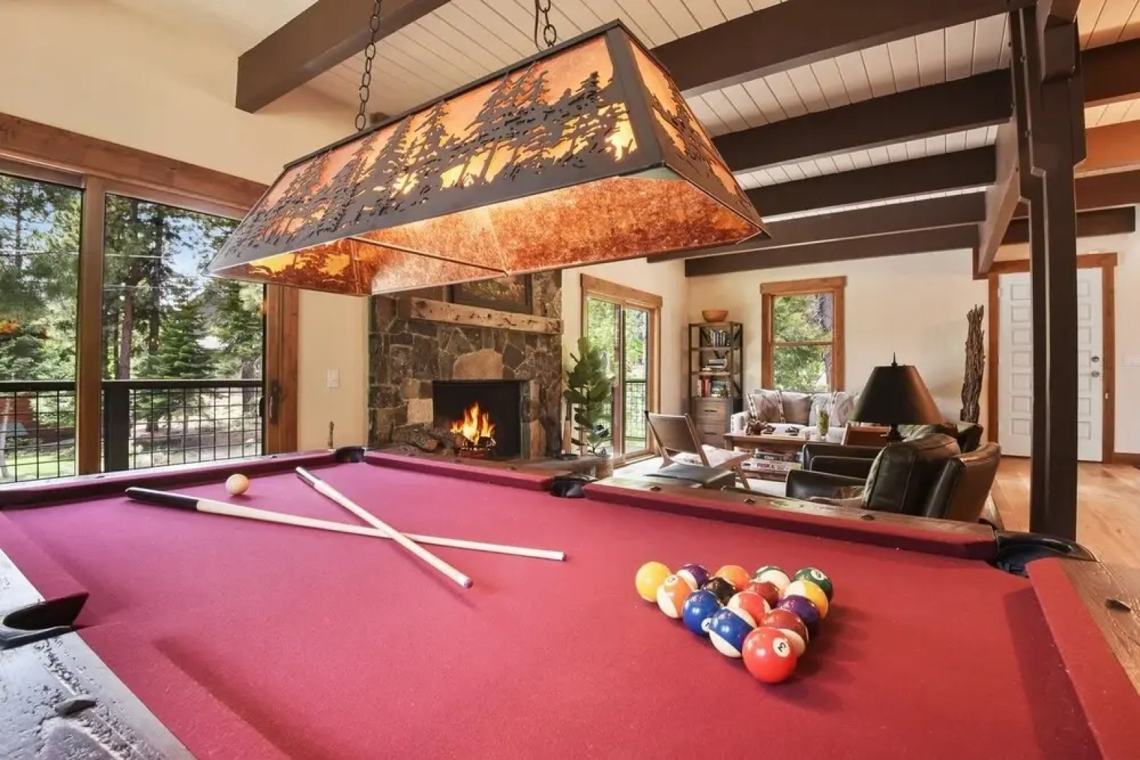 Canterbury Luxury Chalet - Hot Tub, Backs To Forest 3 Bedroom Home by Redawning