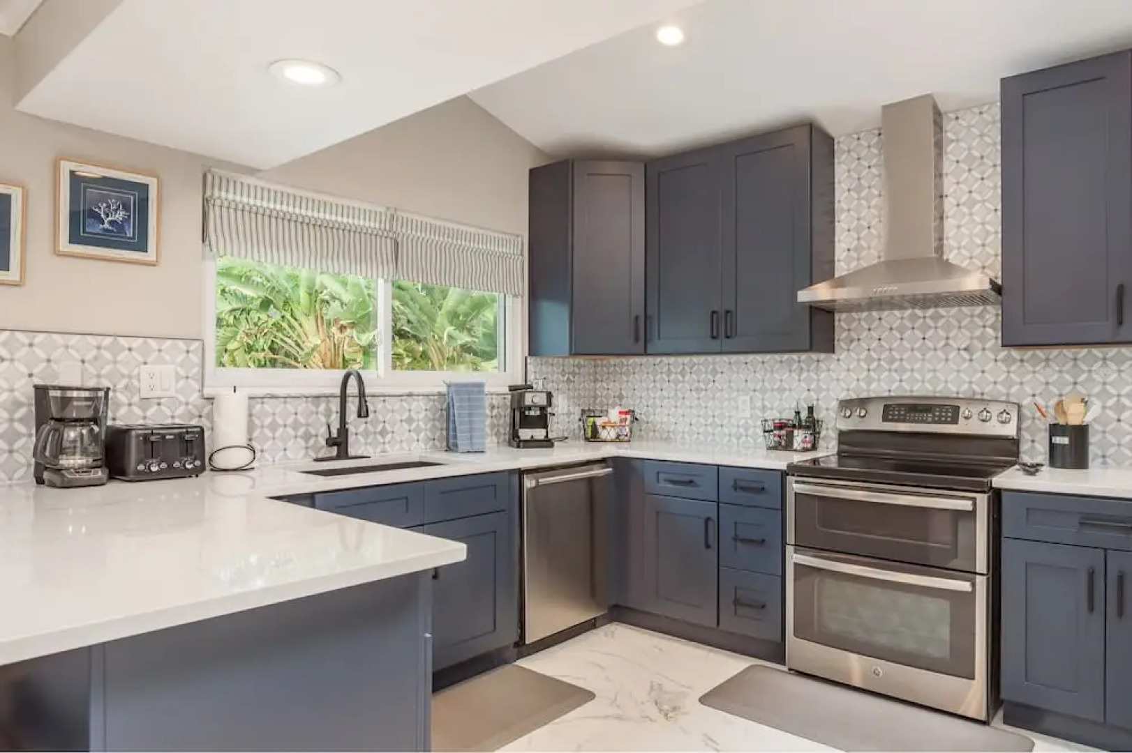 Great 6BR for All Ages/Heated Pool 5 Min to Beach by RedAwning