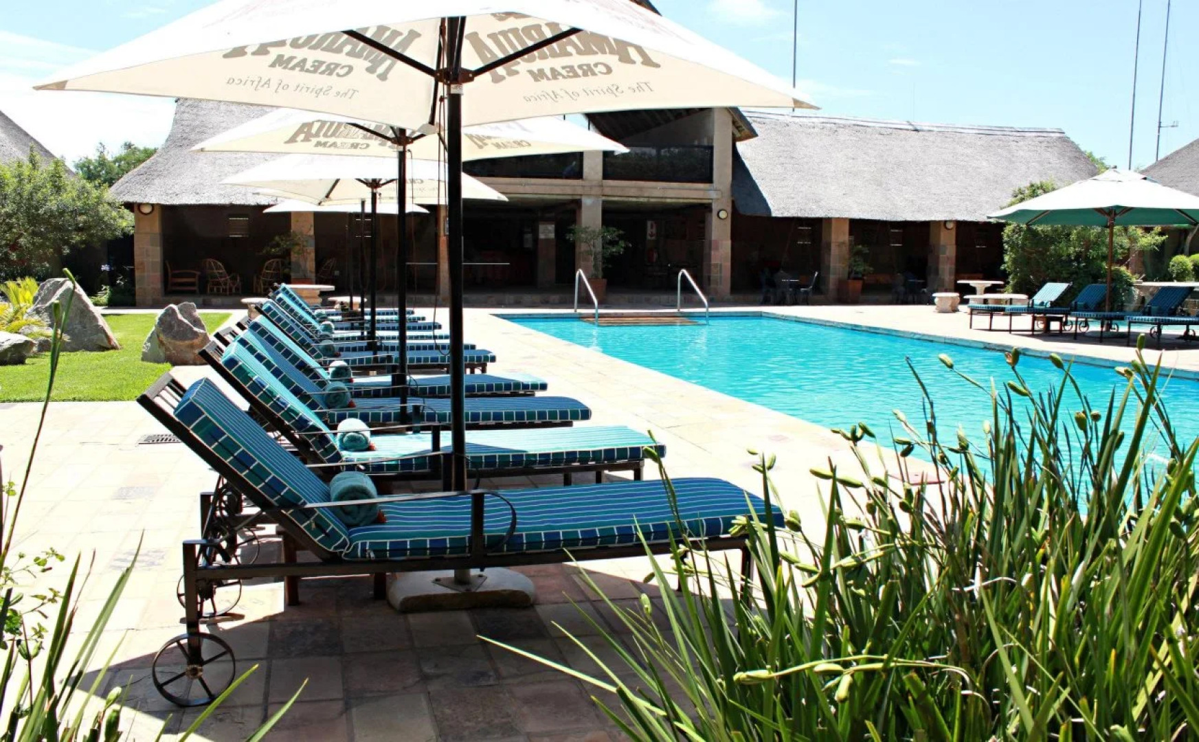 Misty Hills Country Hotel