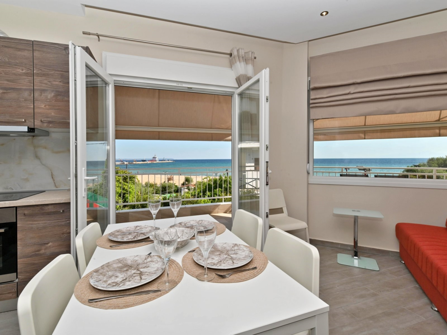 Sabbia Seafront Apartment 3 by TravelPro Servi...