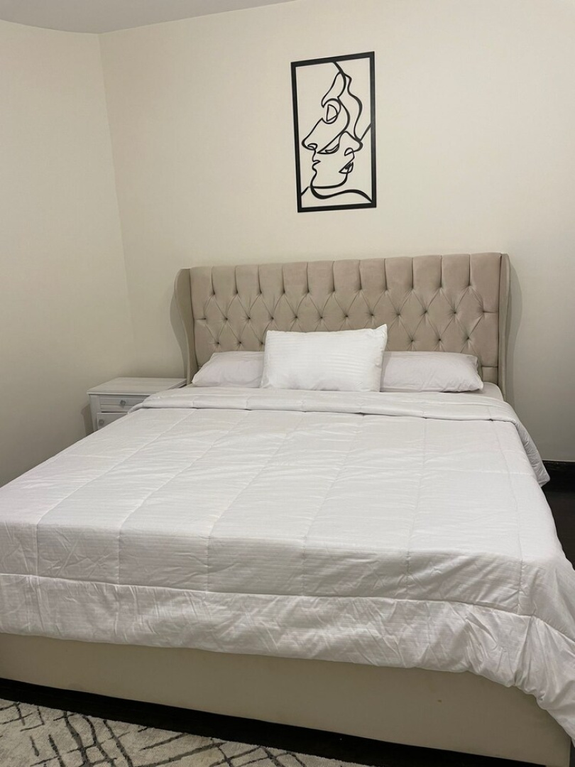 Beverly standalone villa with garden