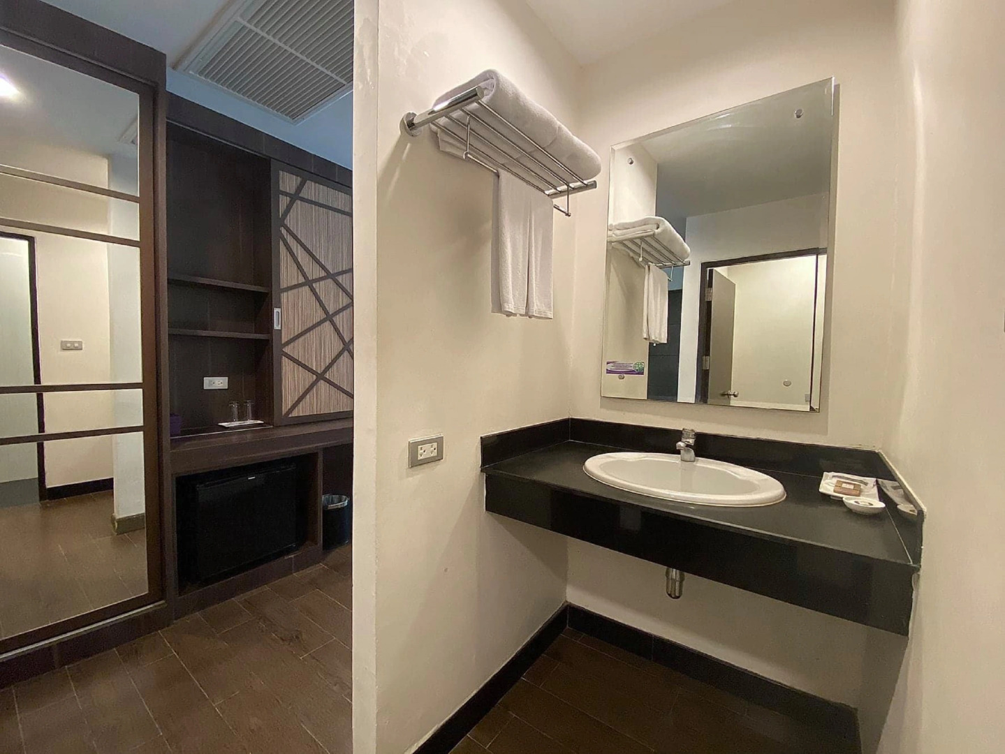 Bangsaen Heritage Hotel