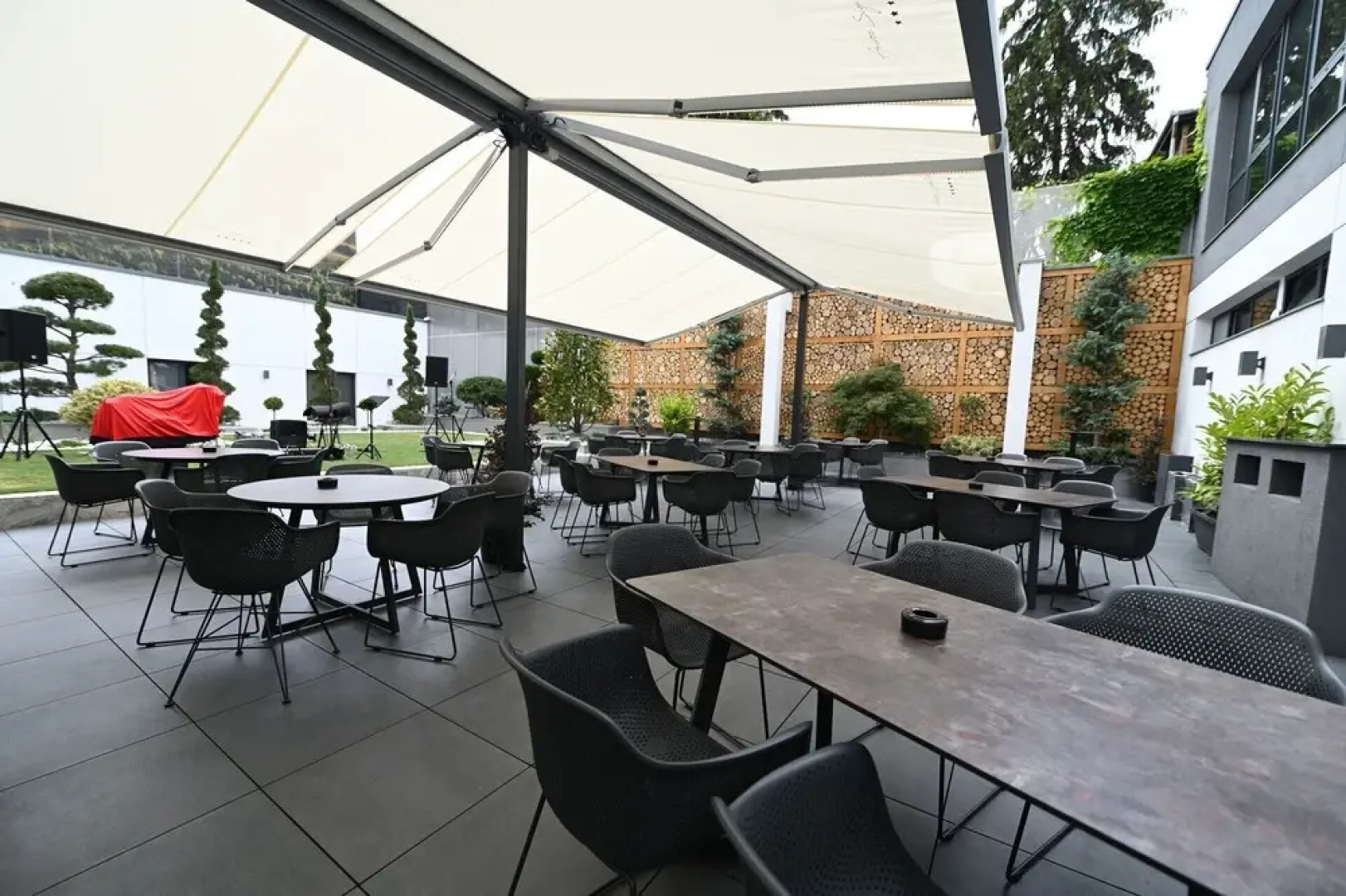 Aniroc Signature Hotel