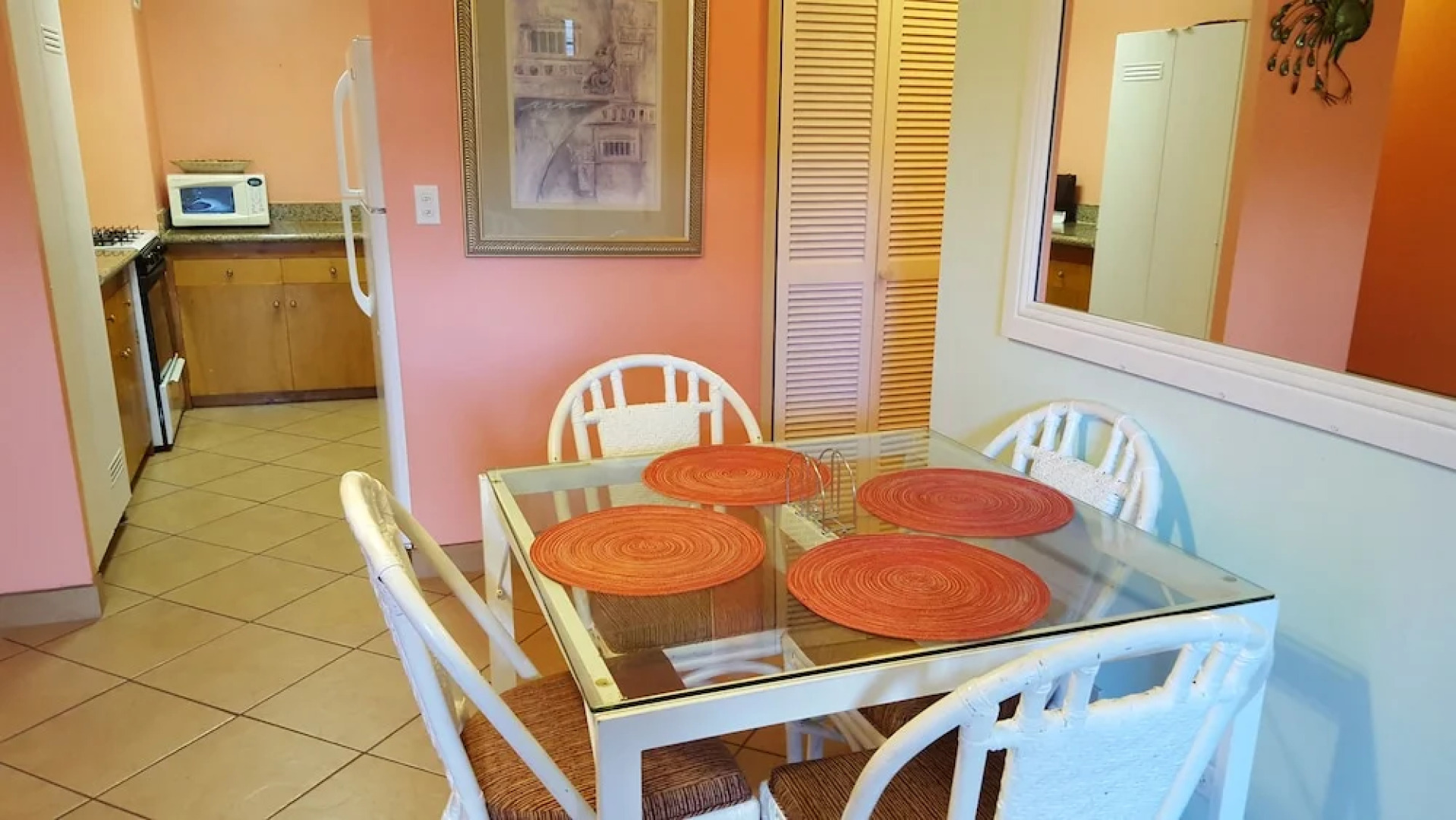 Renovated one bedroom 2 min to the beach