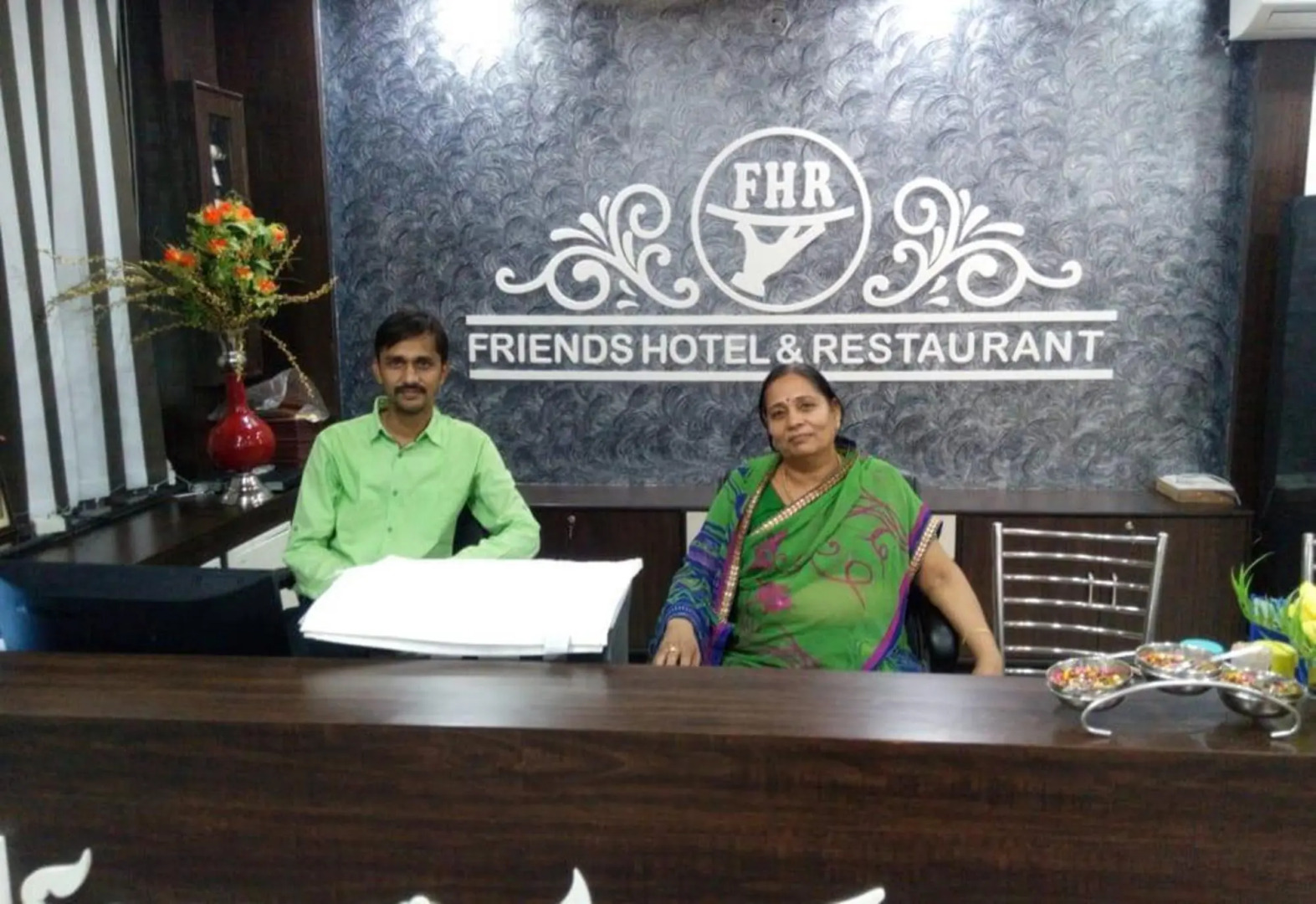 Friends Hotel & Restaurant