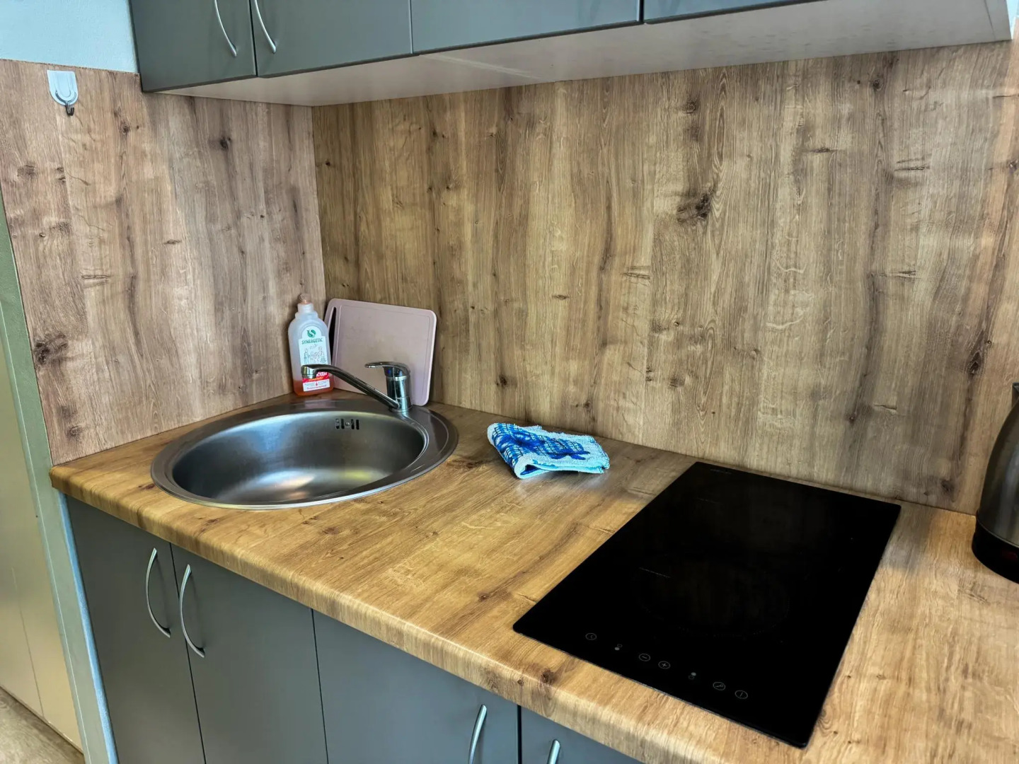 Диван и Чемодан на ул. Коммунистическая, 26