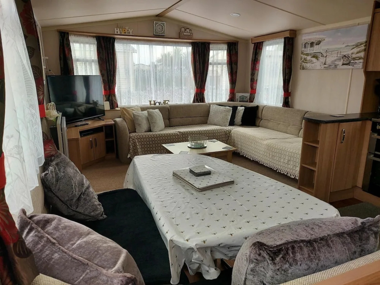 Cozy Coastal Retreat in Brean