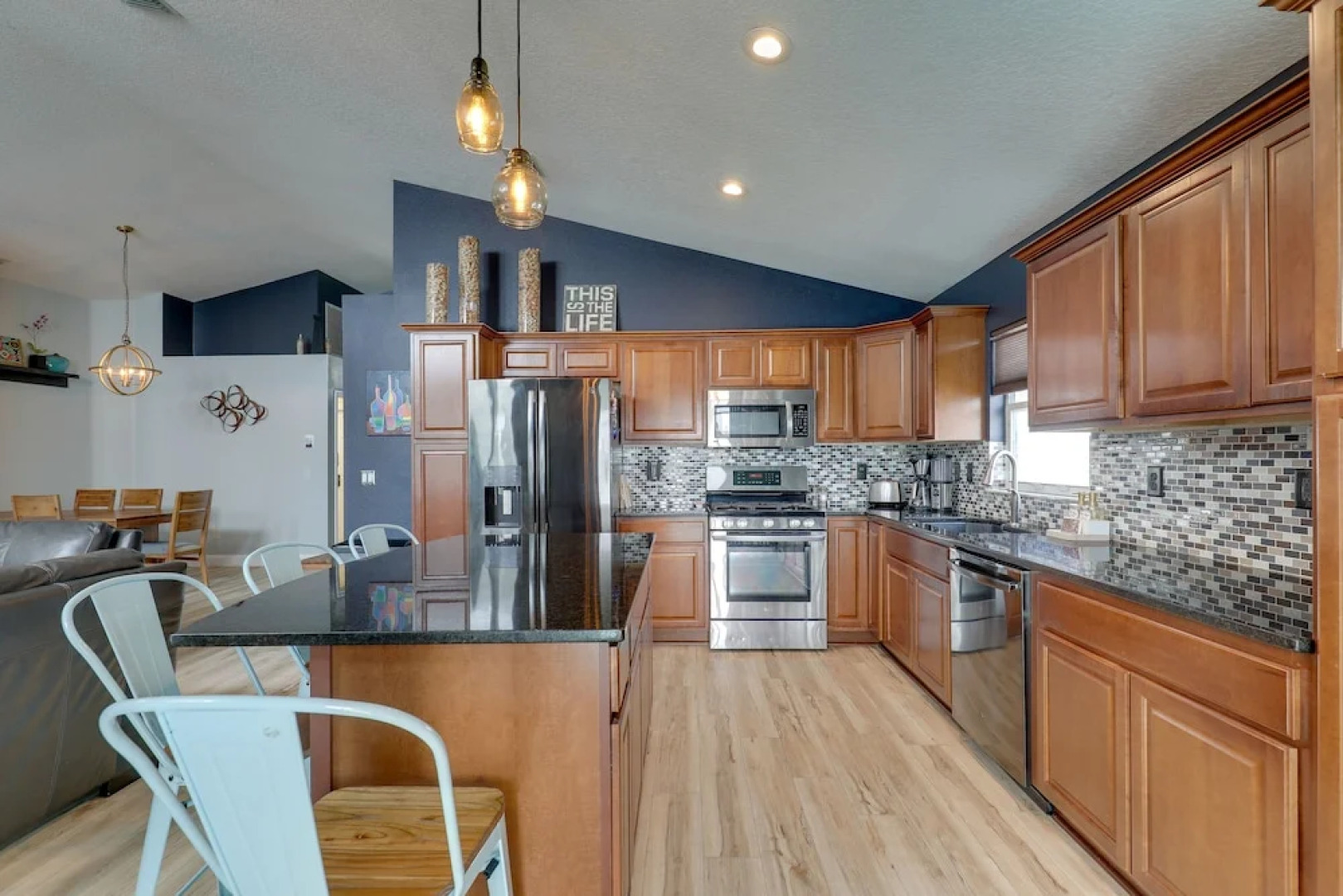 Bright Getaway w/ Ski Lake, 11 Miles to Dtwn Tampa