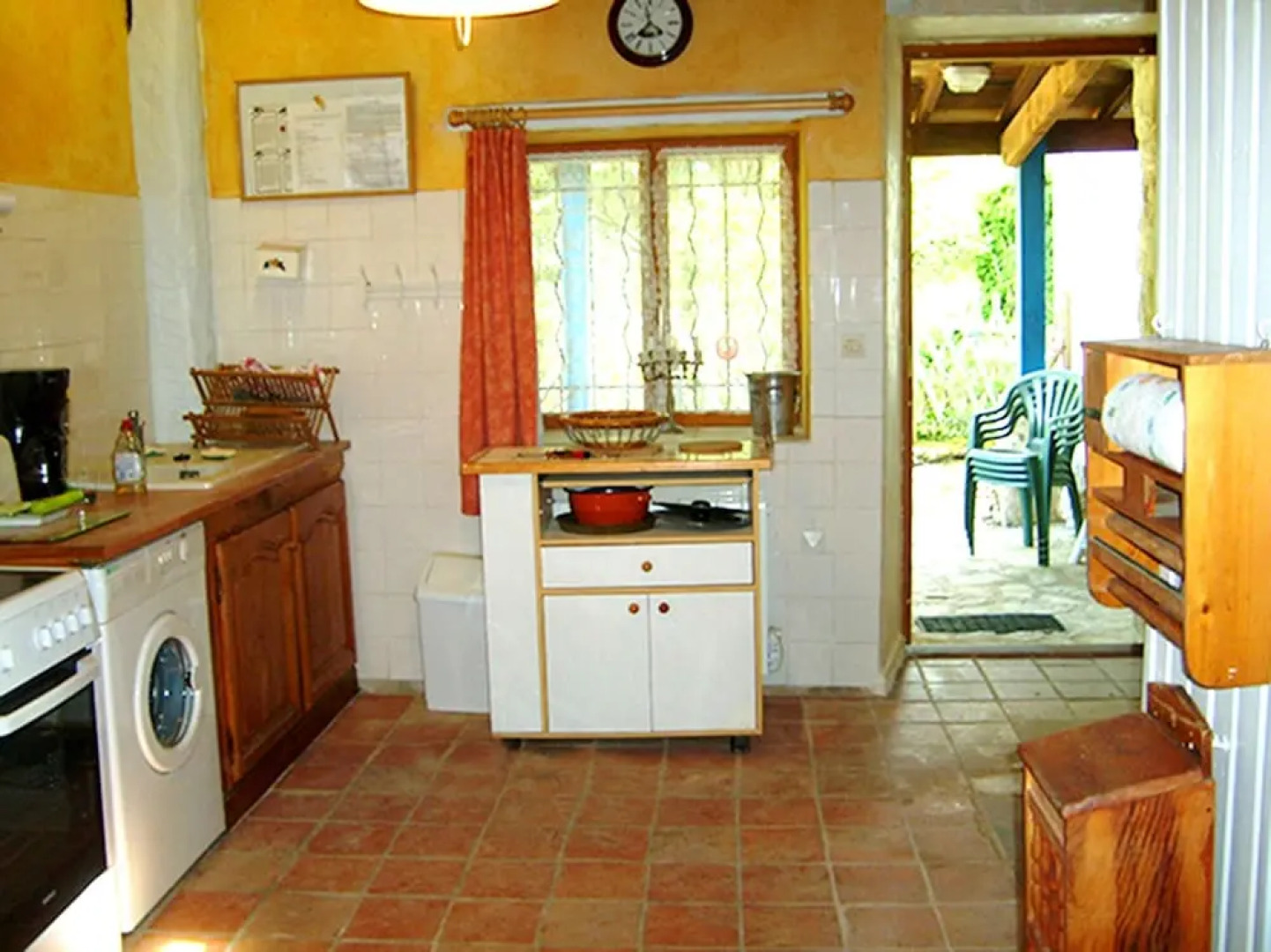 House With 2 Bedrooms in Brouchaud, With Enclosed Garden and Wifi