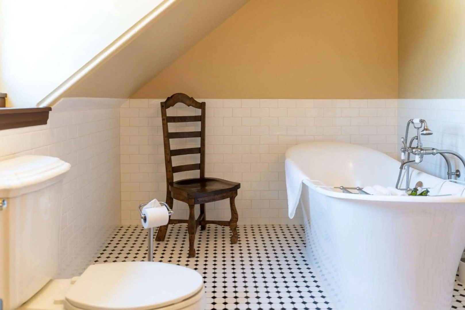 Sheridan Inn, B/W Signature Collection