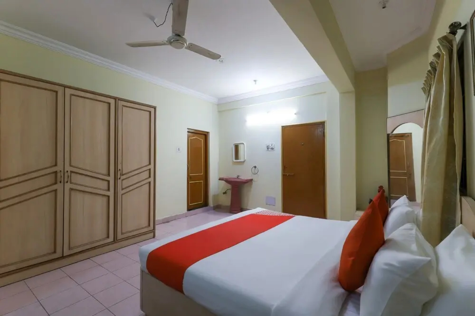 SPOT ON 46801 Hotel Swati