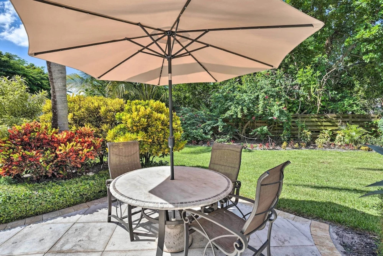 Poolside Paradise w/ Tropical Hut in Palm Beach