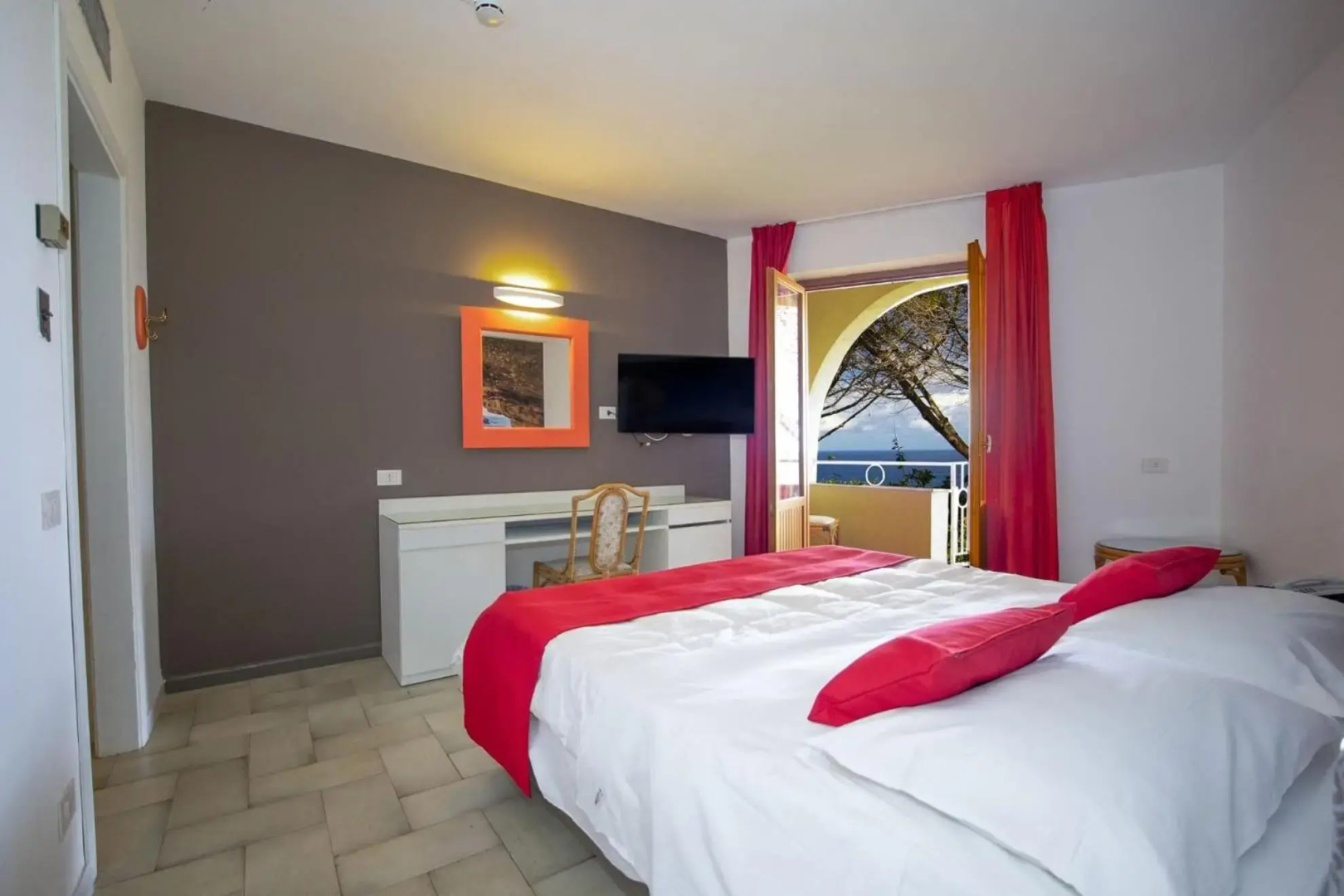 Perla del Golfo Resort