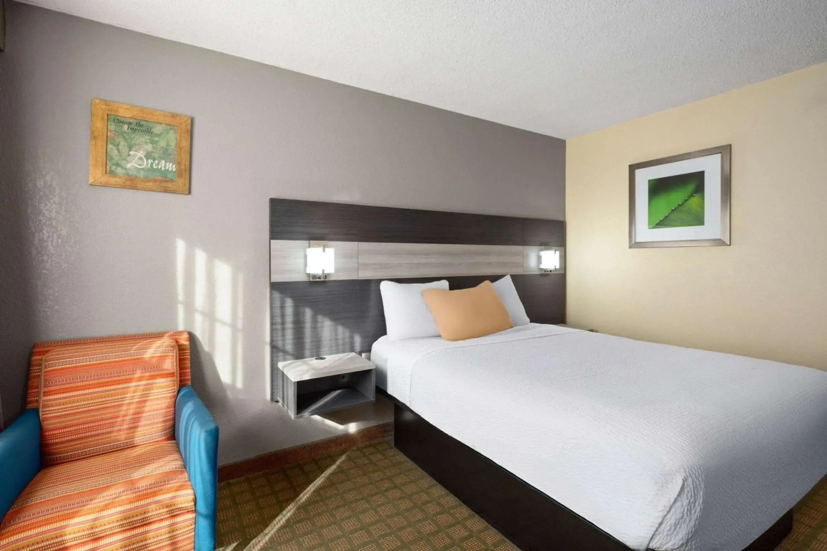 Travelodge by Wyndham Perry National Fairgrounds Area I-75